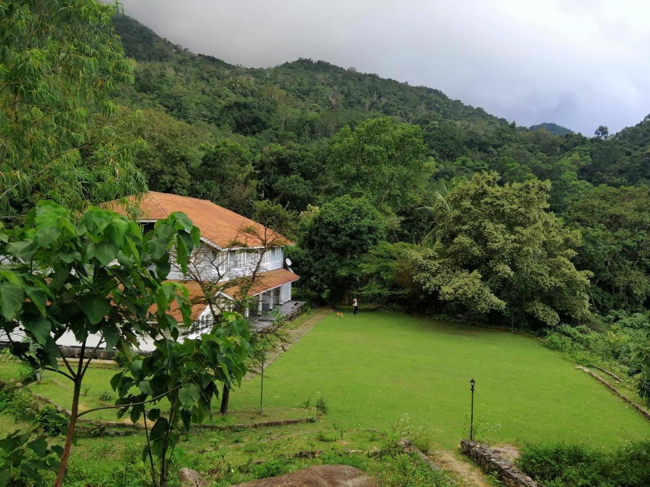 Hotel Elaine Monaragala Exterior photo